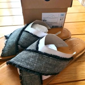 Toms Viv Black Textured Chambray sandal, size 8.5